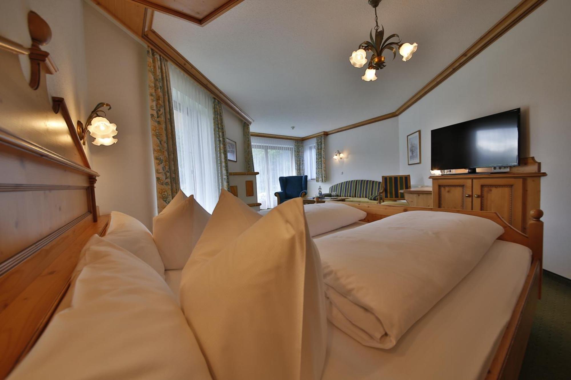 Romantik Resort & Spa Der Laterndl Hof ฮาลเดนซี ห้อง รูปภาพ