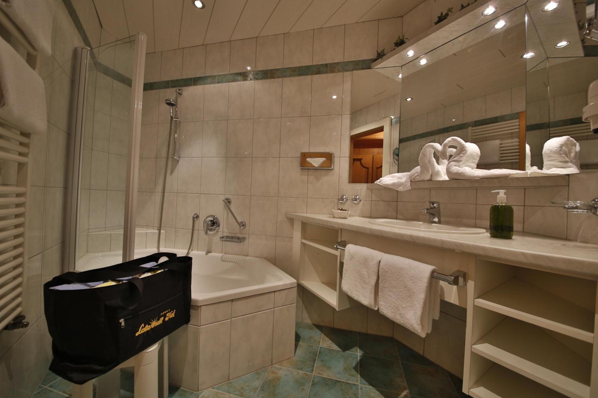 Romantik Resort & Spa Der Laterndl Hof ฮาลเดนซี ห้อง รูปภาพ