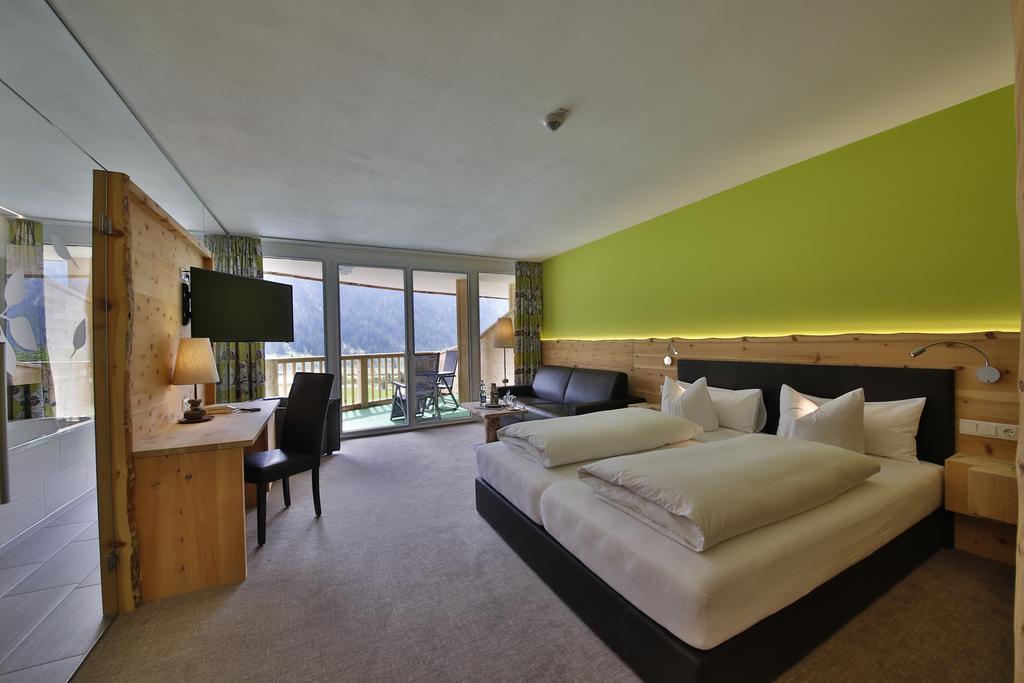 Romantik Resort & Spa Der Laterndl Hof ฮาลเดนซี ห้อง รูปภาพ